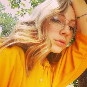 Meet your Posher, Corbynne